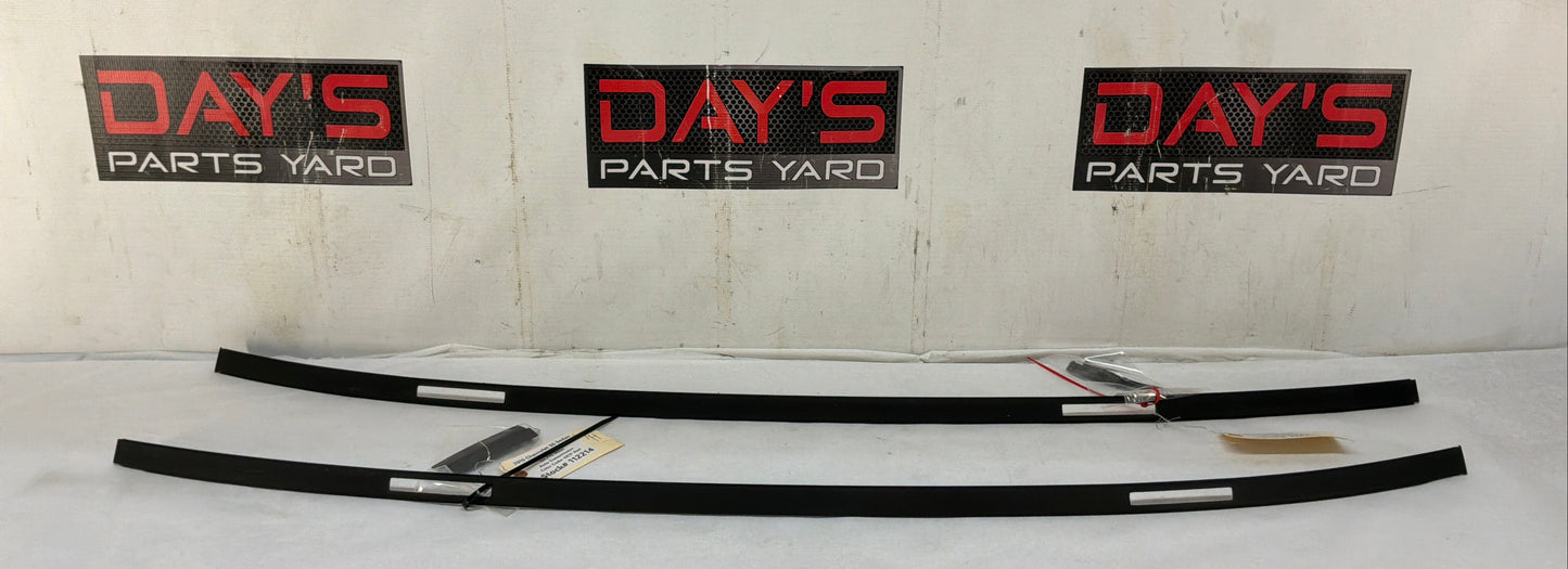 2015 Chevy SS Sedan Roof Top Trim Finish Panel Moldings RH & LH OEM