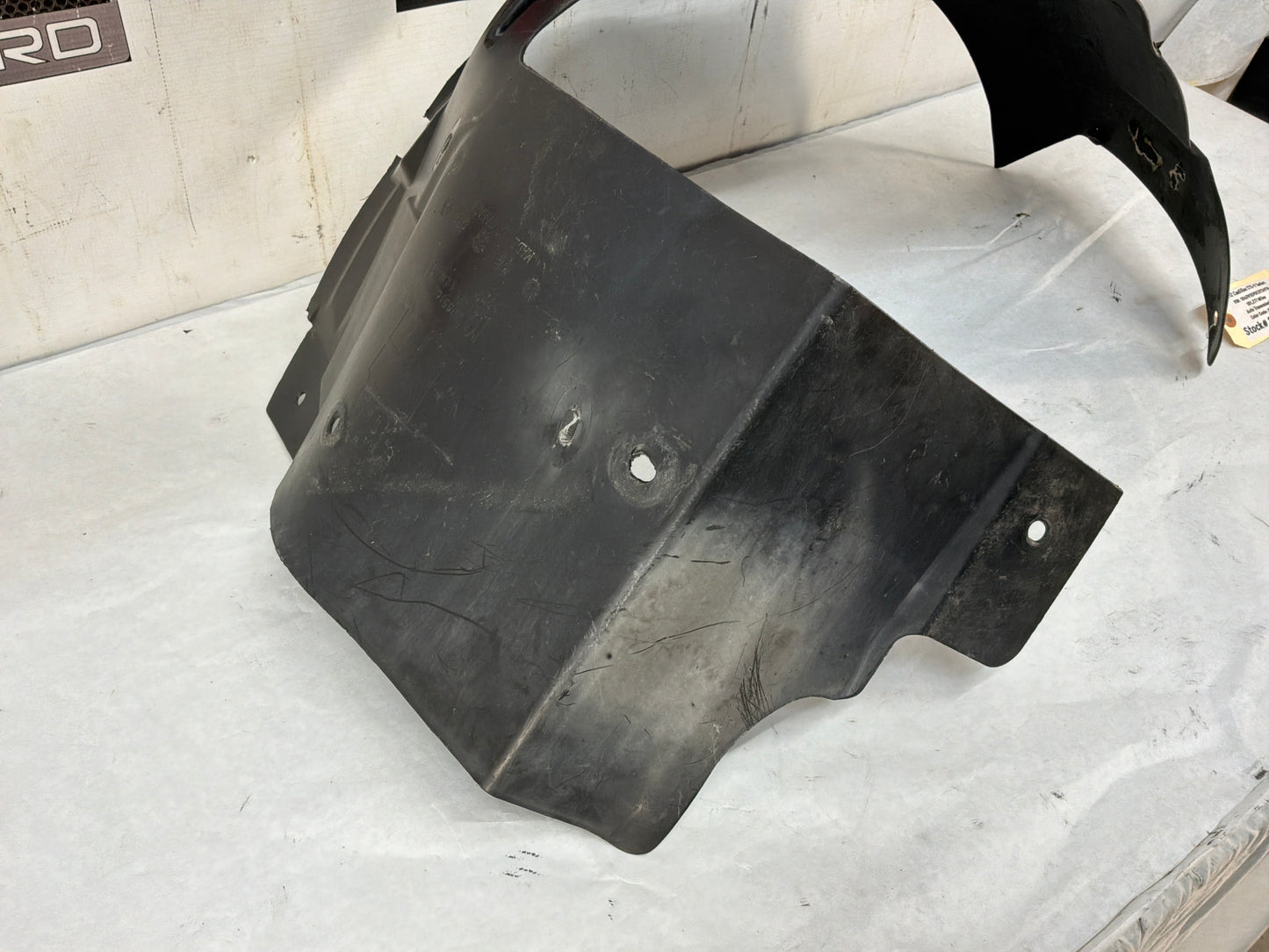 Lh front wheel liner - Day's Parts Yard