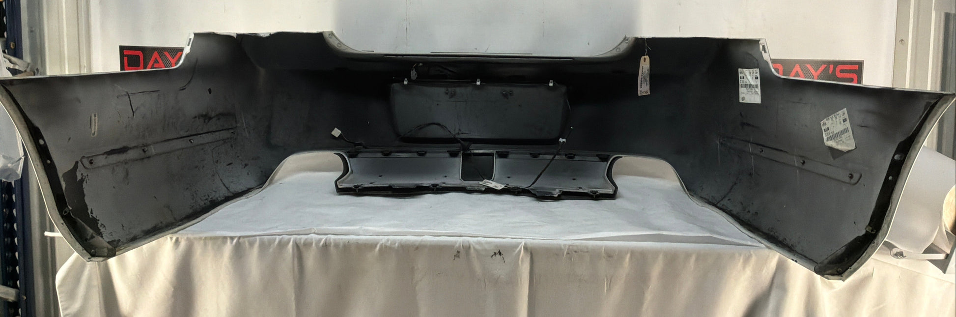 Rear bumper - Day's Parts Yard