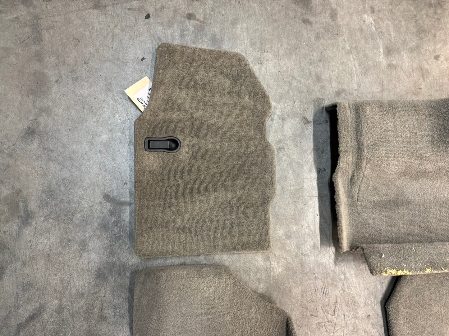 Complete carpet - Day's Parts Yard