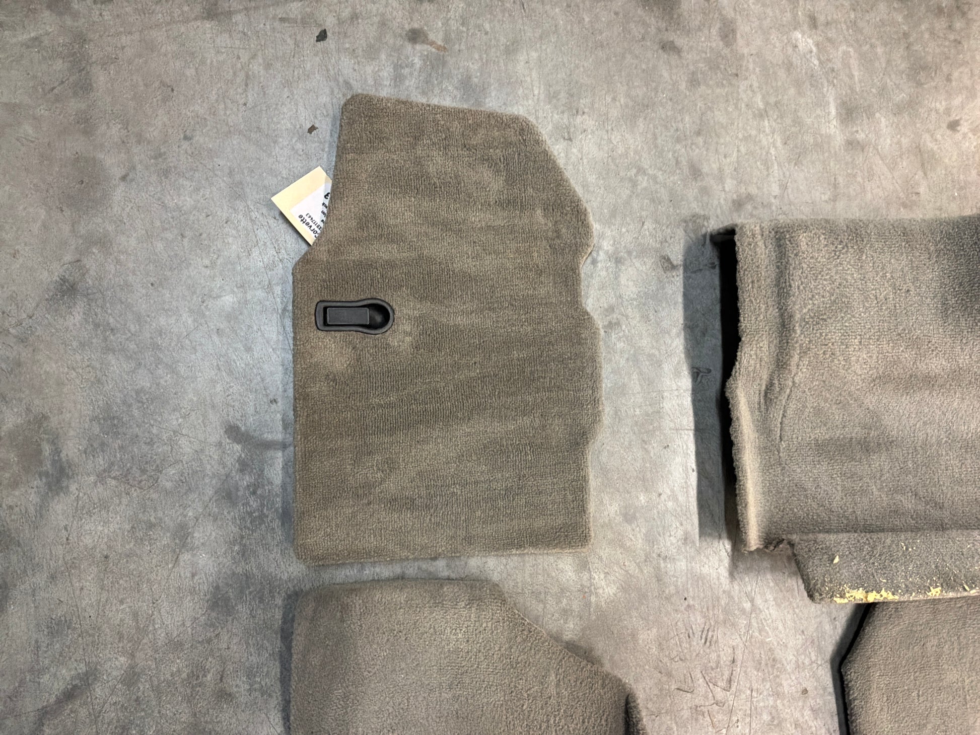 Complete carpet - Day's Parts Yard