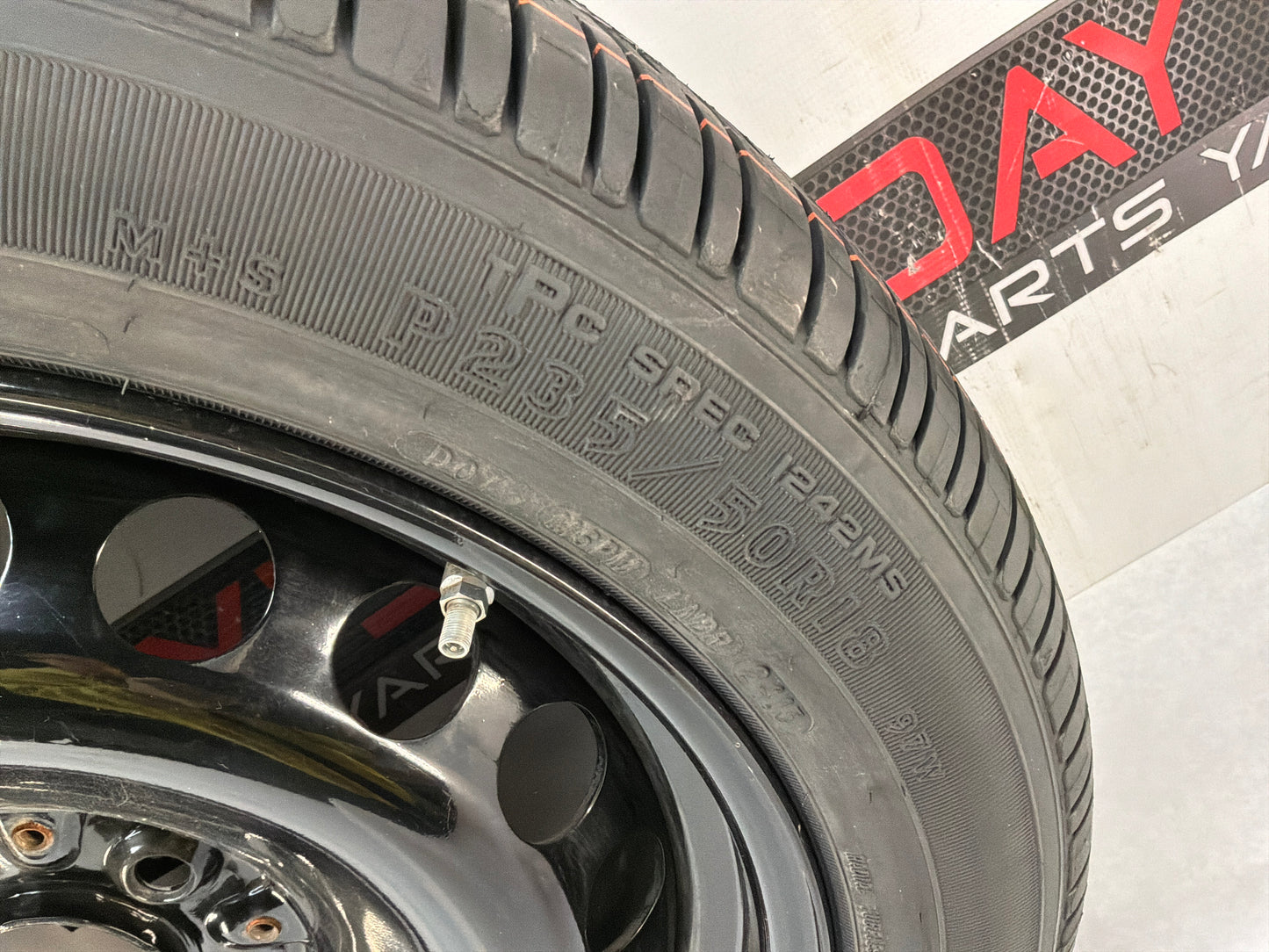 Wheel w tire spare tire - Day's Parts Yard