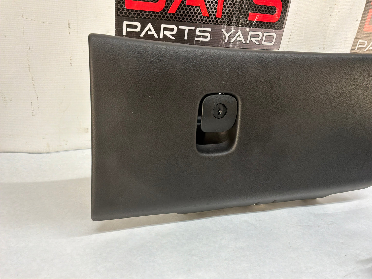 Glove box - Day's Parts Yard