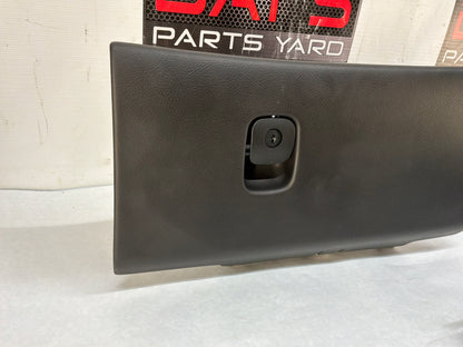 Glove box - Day's Parts Yard