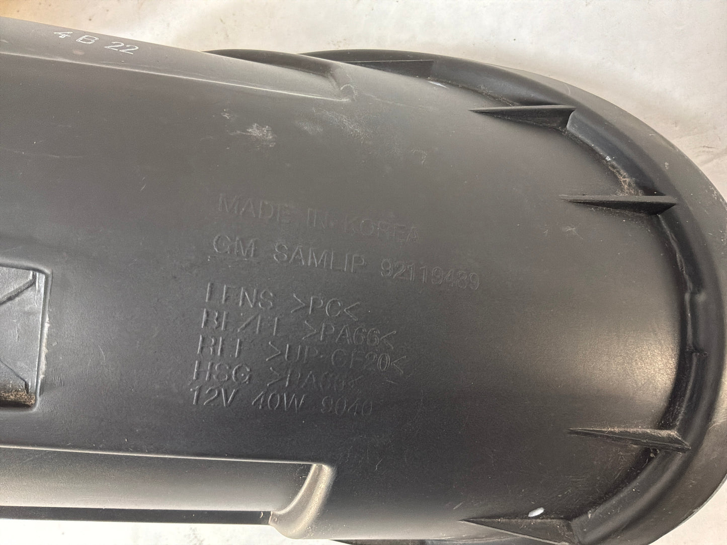 2004 Pontiac GTO LH Driver Front Bumper Fog Light Lamp OEM