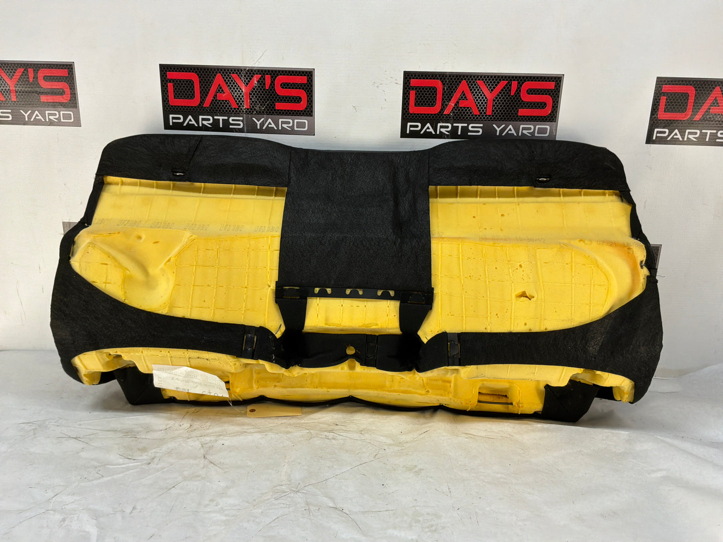 Rear seats - Day's Parts Yard