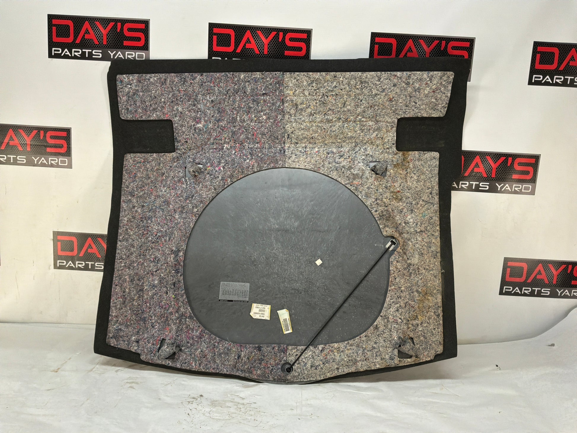 Trunk carpet - Day's Parts Yard
