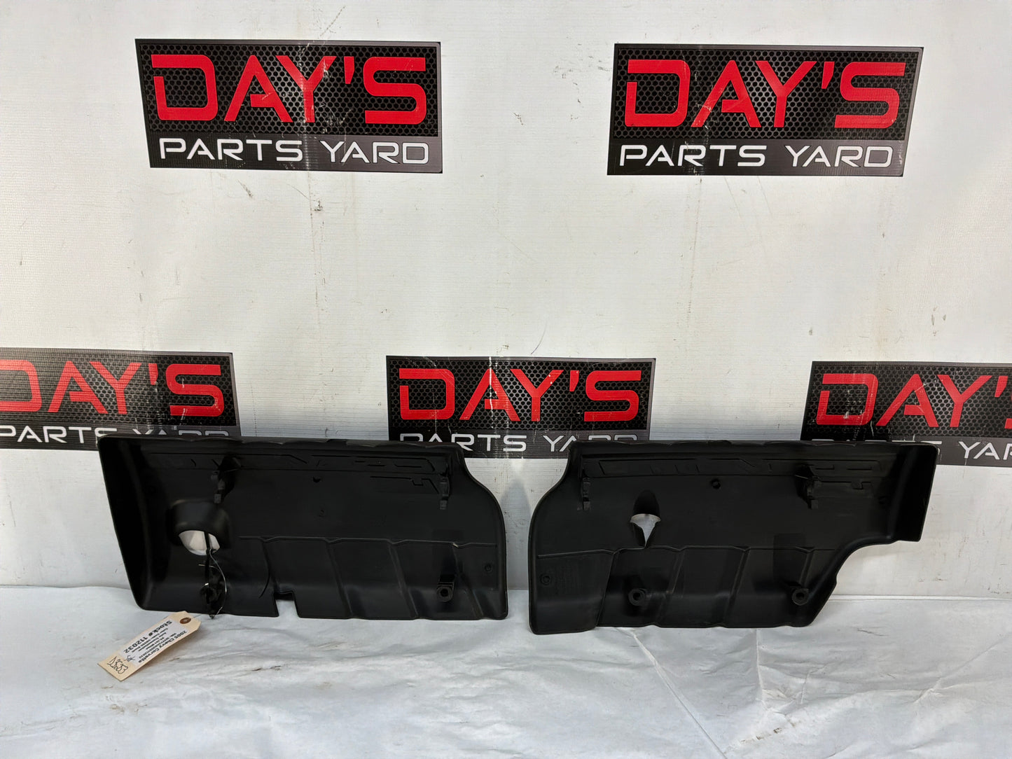 2005 Chevy C6 Corvette RH & LH Engine Appearance Intake Manifold Covers OEM - Day's Parts Yard