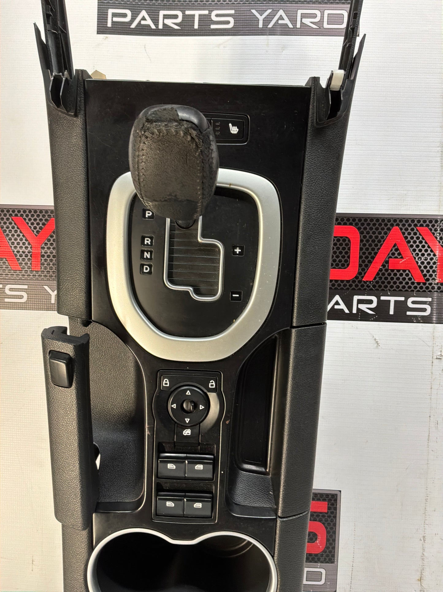 2008 Pontiac G8 GT Center console w shifter