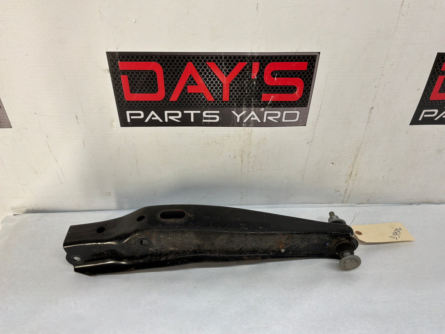 Lh rear control arm - Day's Parts Yard