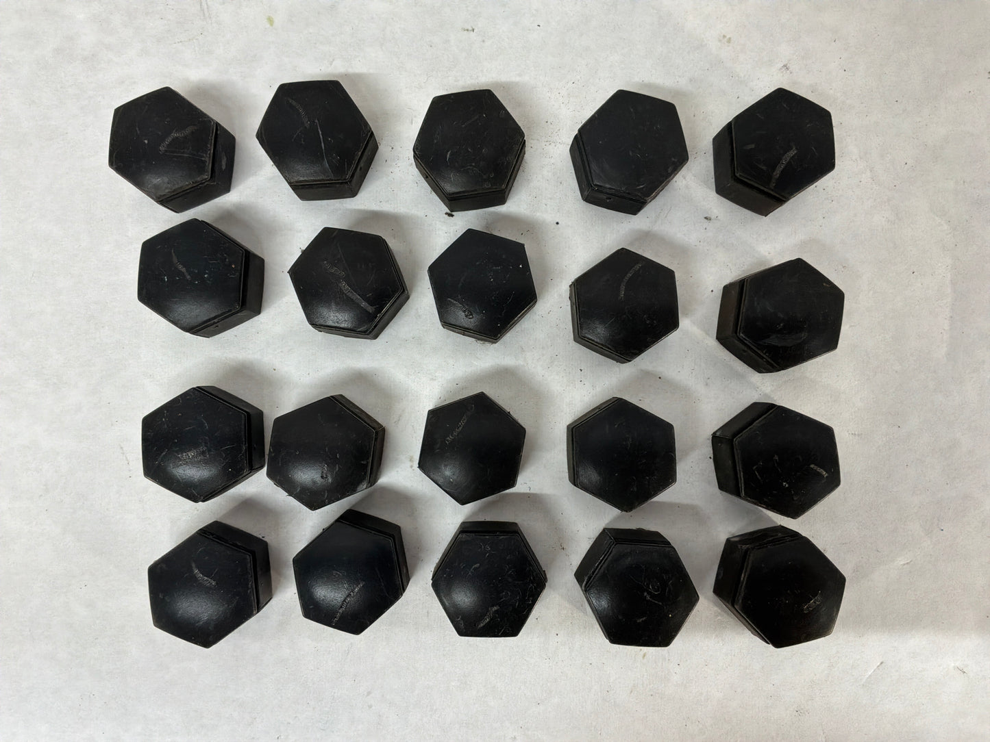 2008 Pontiac G8 GT Lug Nut Cover Set OEM