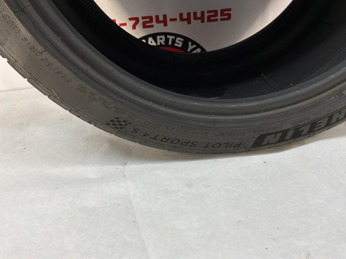 Michelin Pilot Sport 4 Season Tire 305/30/ZR19