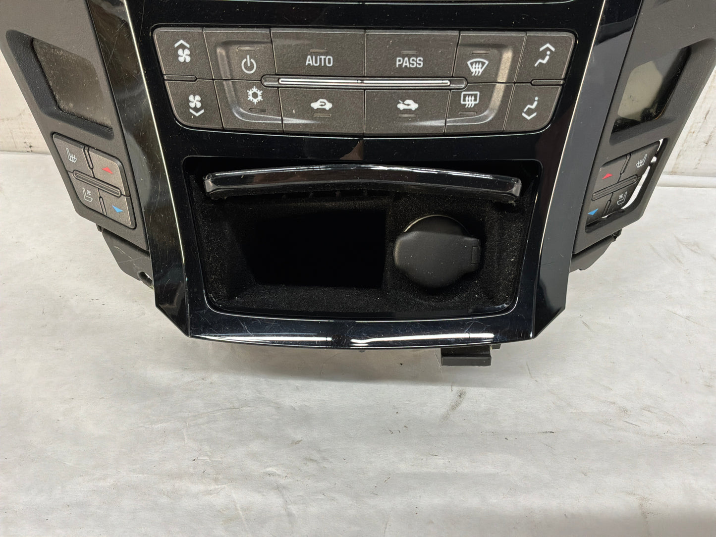 2011 Cadillac CTS-V Coupe Radio CD Navigation Climate Control Dash Panel Unit HVAC OEM