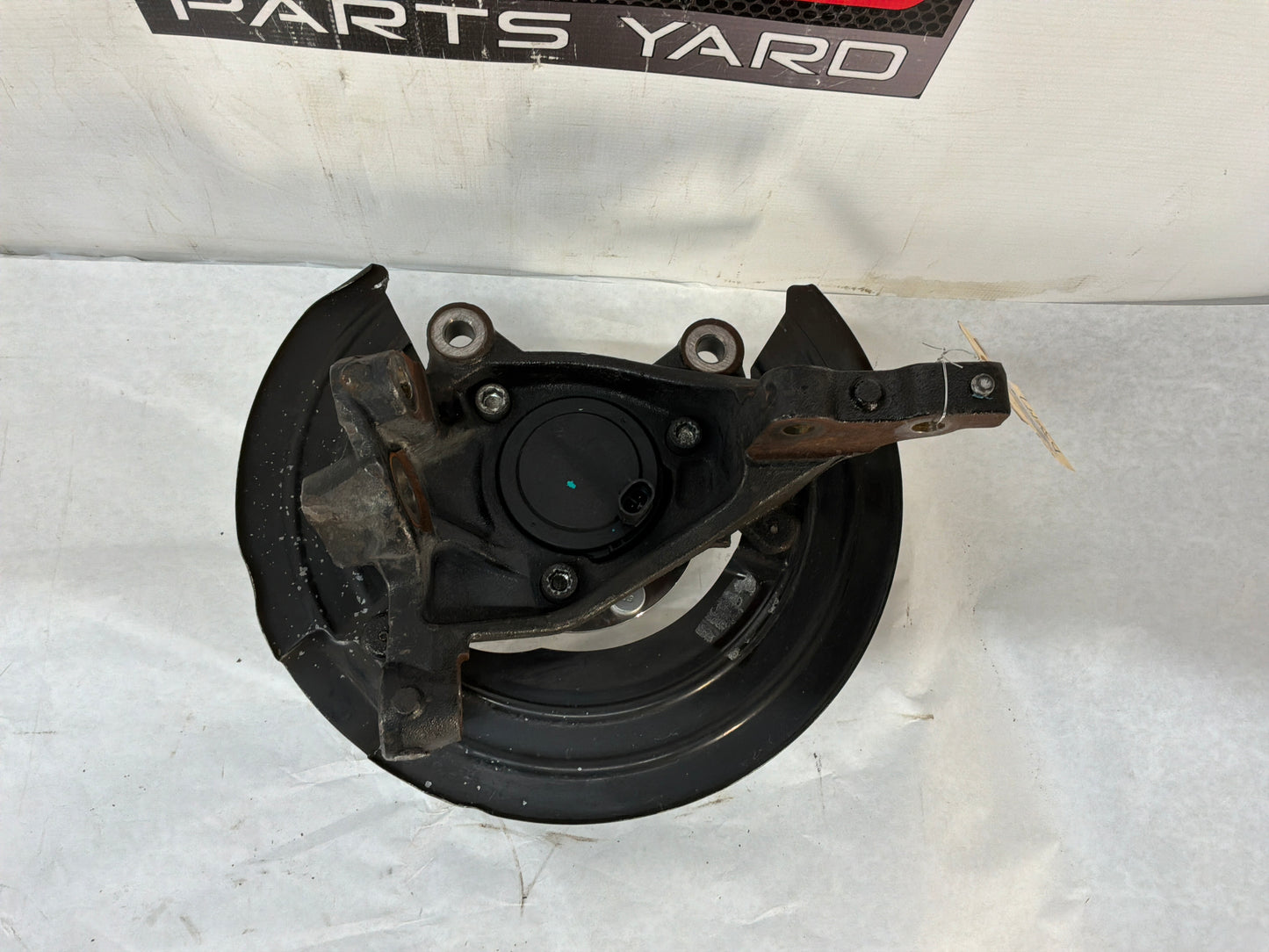 2013 Chevy Caprice PPV LH Driver Front Suspension Spindle Knuckle Hub Assembly OEM - Day's Parts Yard