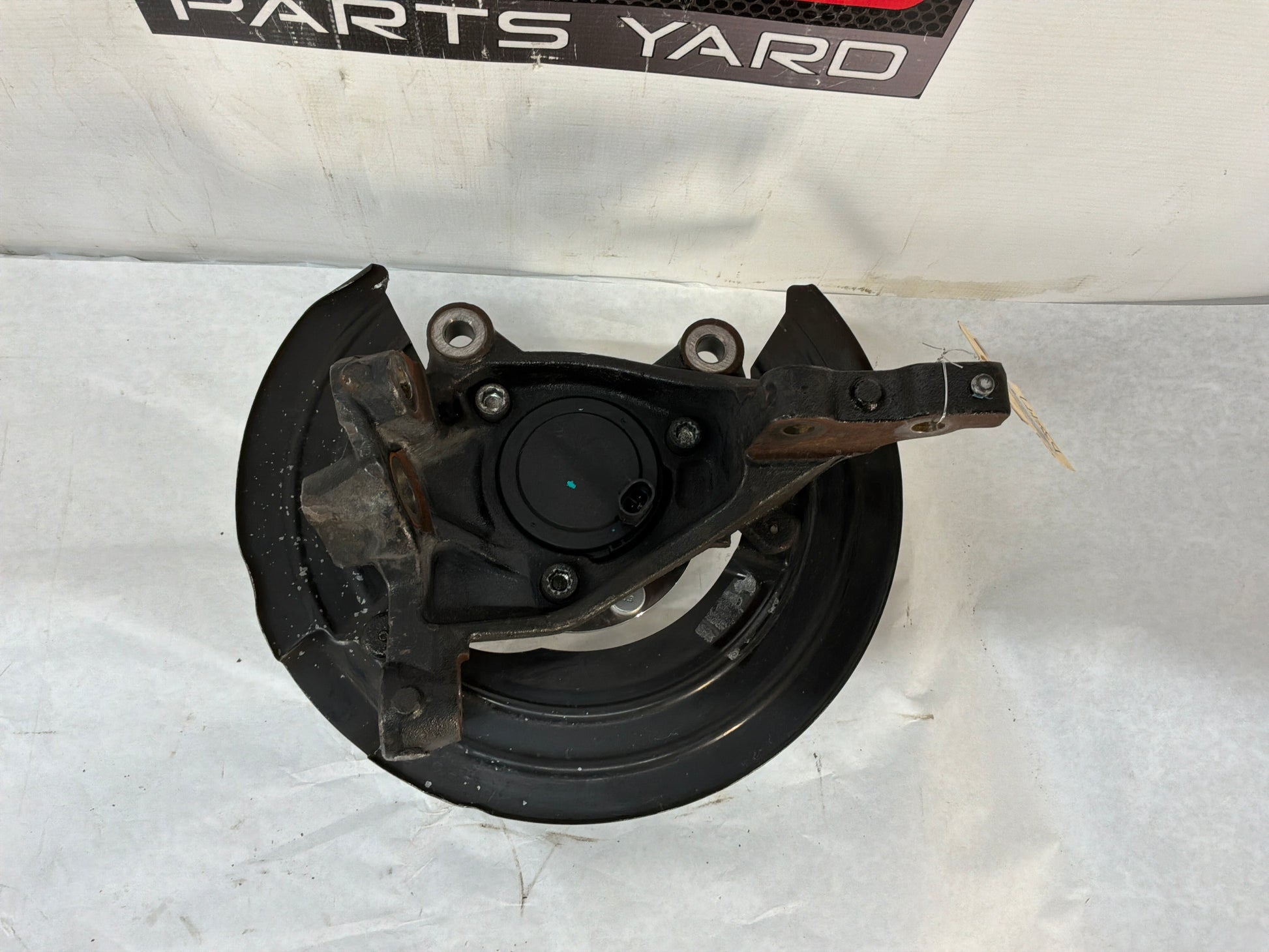 2013 Chevy Caprice PPV LH Driver Front Suspension Spindle Knuckle Hub Assembly OEM - Day's Parts Yard