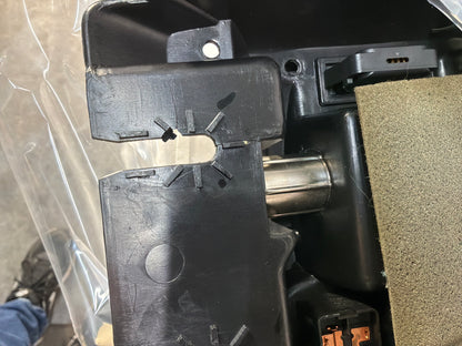 Center console - Day's Parts Yard