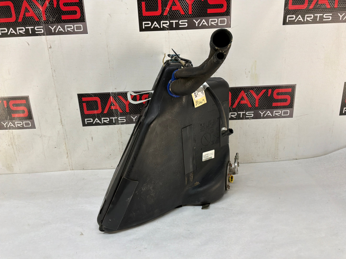 1999 Chevy C5 Corvette Fuel Gas Saddle Tanks OEM