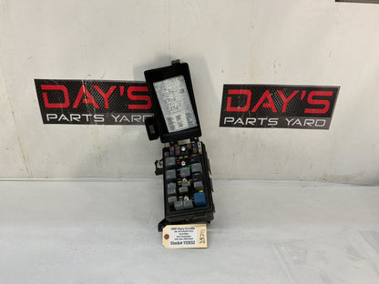Fuse box - Day's Parts Yard
