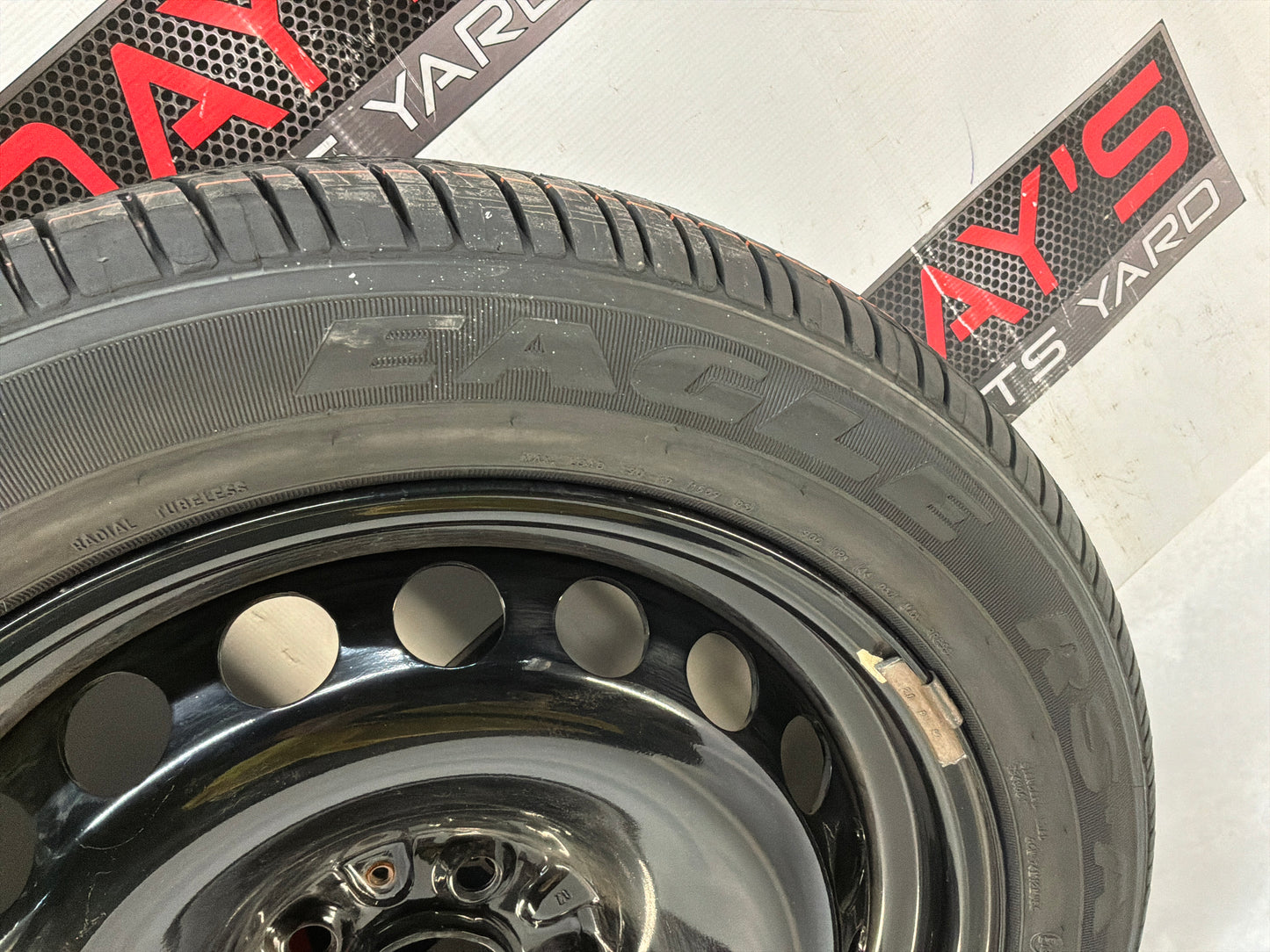 Wheel w tire spare tire - Day's Parts Yard
