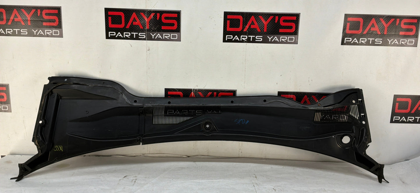 2014 Chevy Camaro ZL1 Windshield Wiper Cowl Grille Panel Assembly OEM