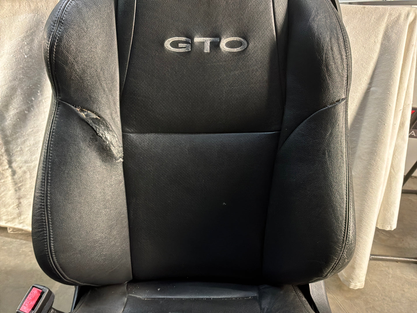 2006 Pontiac GTO Seats Fronts and Rears Black Leather OEM