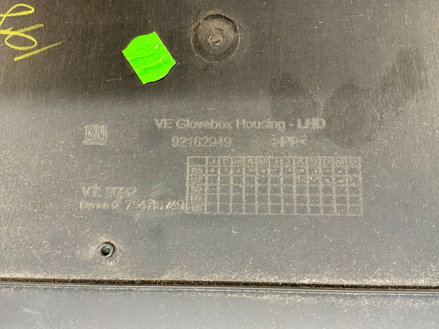 Glove box
