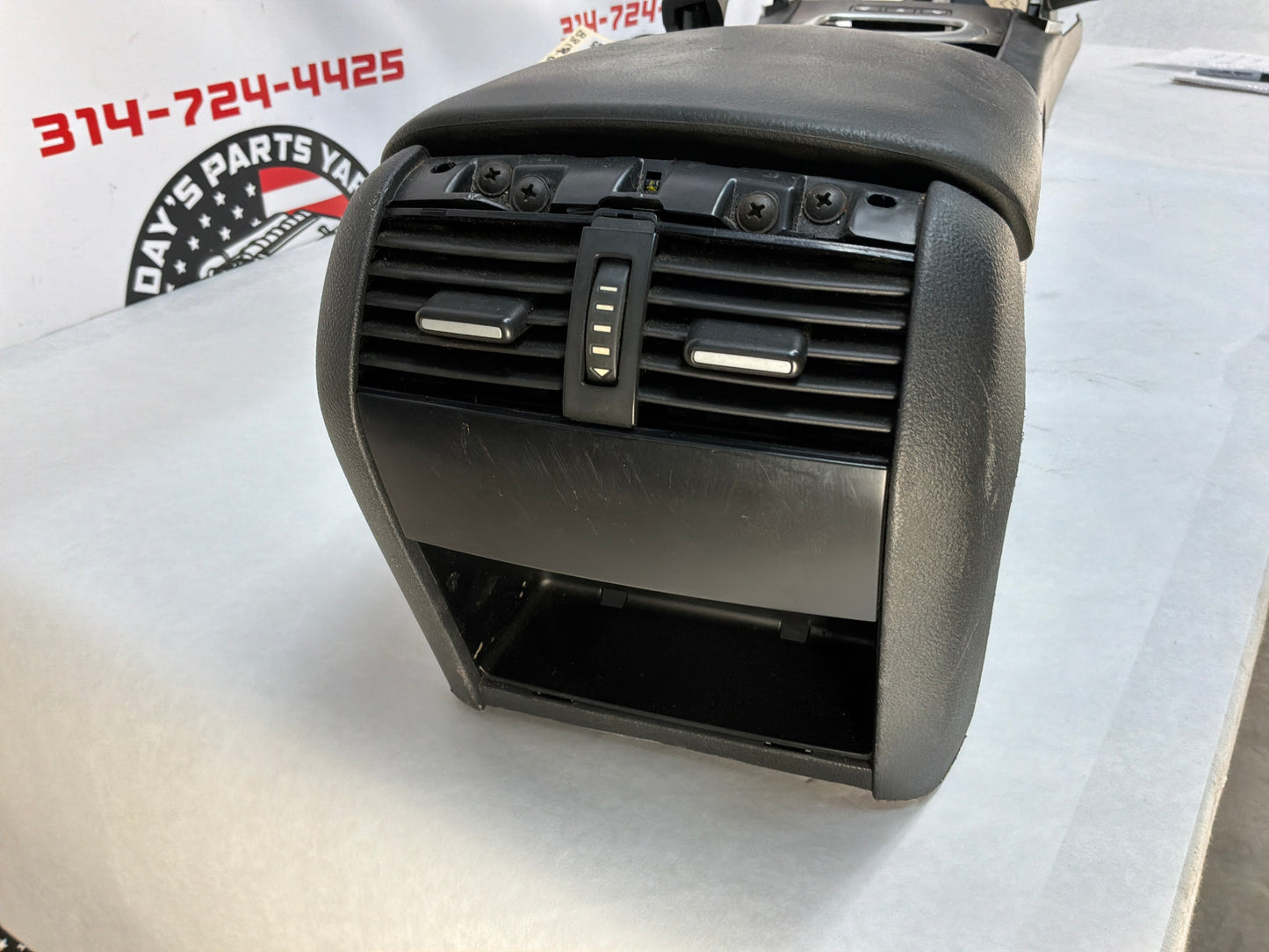 2008 Pontiac G8 Base Center Console Armrest w/ Automatic Shifter OEM