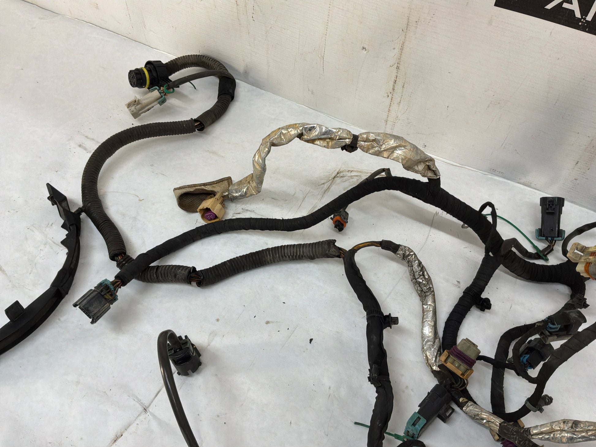 2017 Chevy Caprice PPV Engine Motor Automatic Transmission Wire Wiring Harness OEM - Day's Parts Yard
