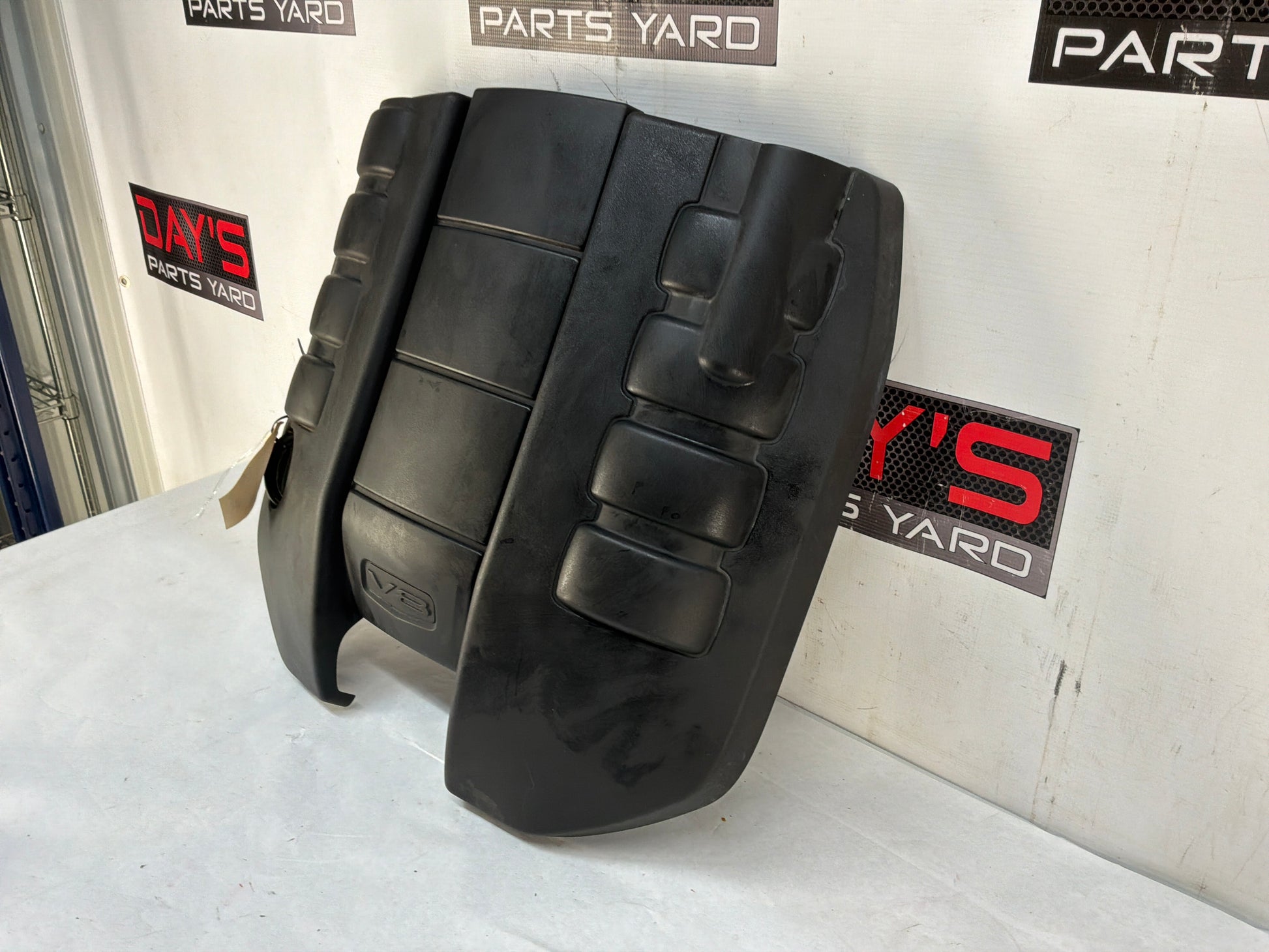 Engine cover - Day's Parts Yard