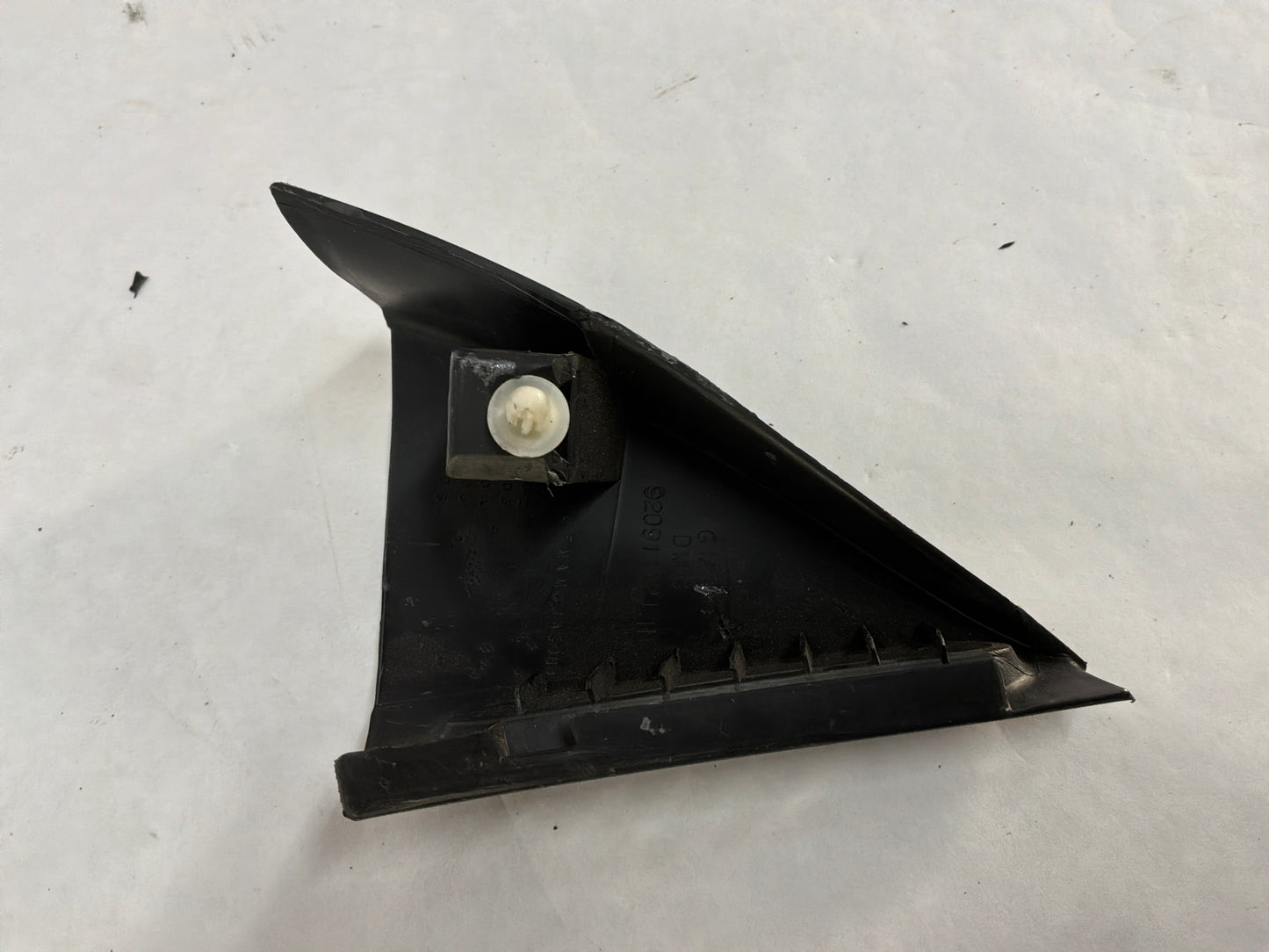 2005 Pontiac GTO LH Driver Interior Mirror Cover Defrost Vent Trim Panel OEM