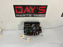 2002 Cadillac Escalade EXT Fuse Box Relay OEM