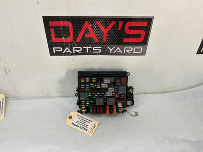 2002 Cadillac Escalade EXT Fuse Box Relay OEM