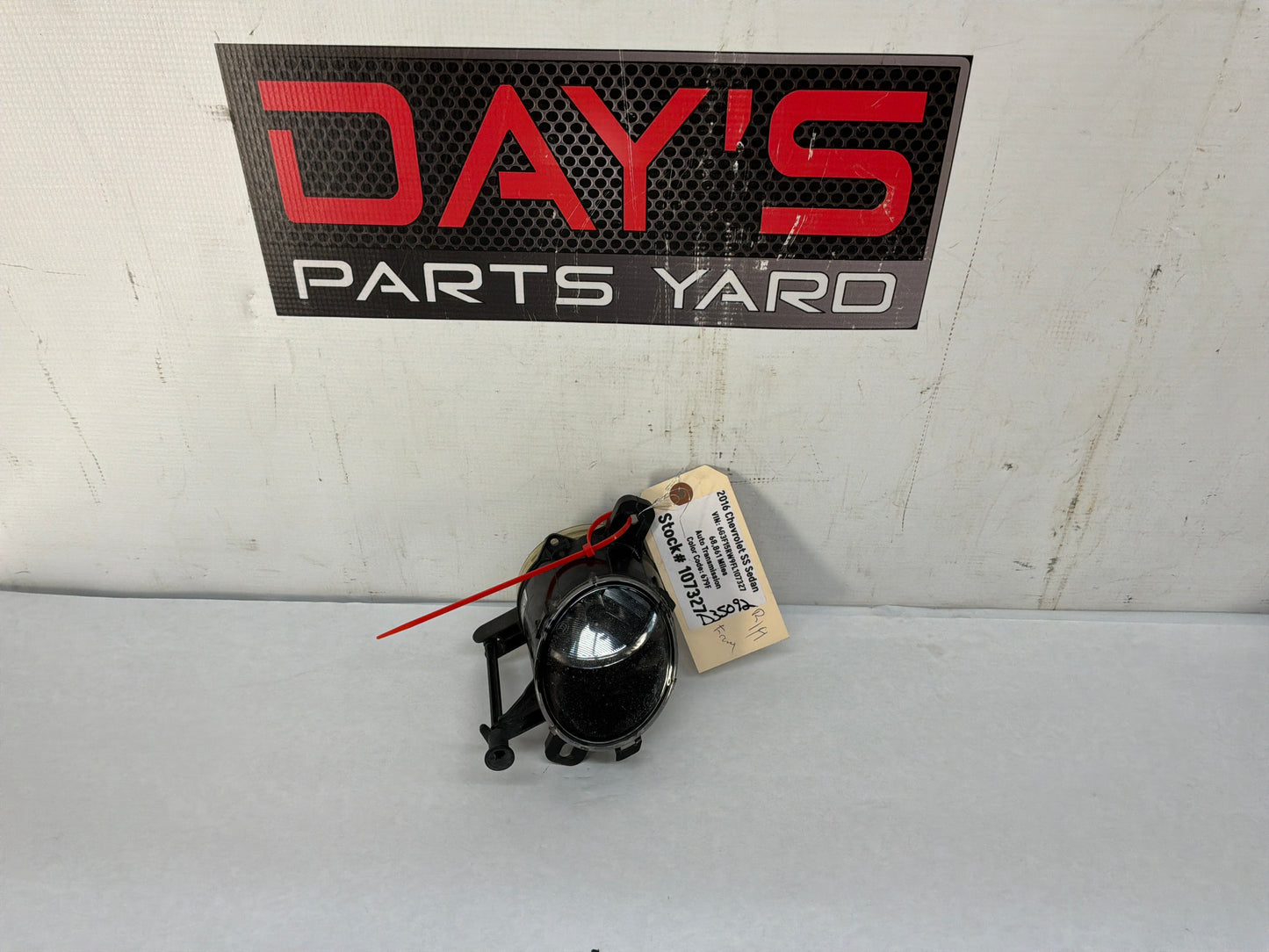 Rh fog light - Day's Parts Yard
