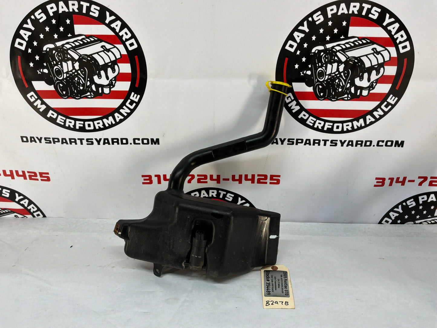 2005 Pontiac GTO Windshield Washer Pump Reservoir Tank Bottle OEM