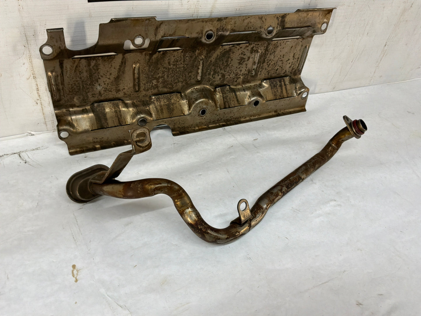 Widget tray and pick up tube - Day's Parts Yard