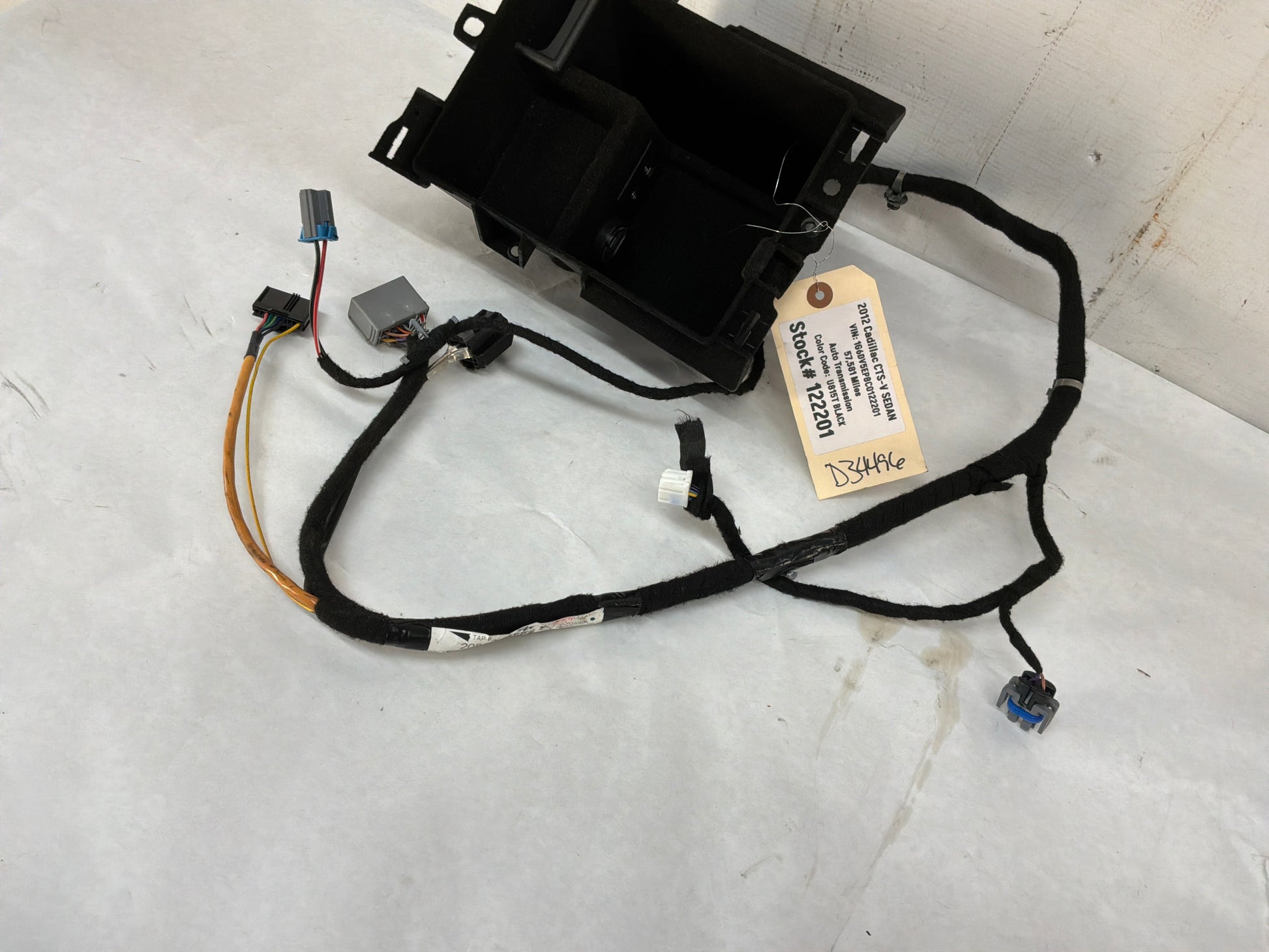 Center console bin w harness - Day's Parts Yard