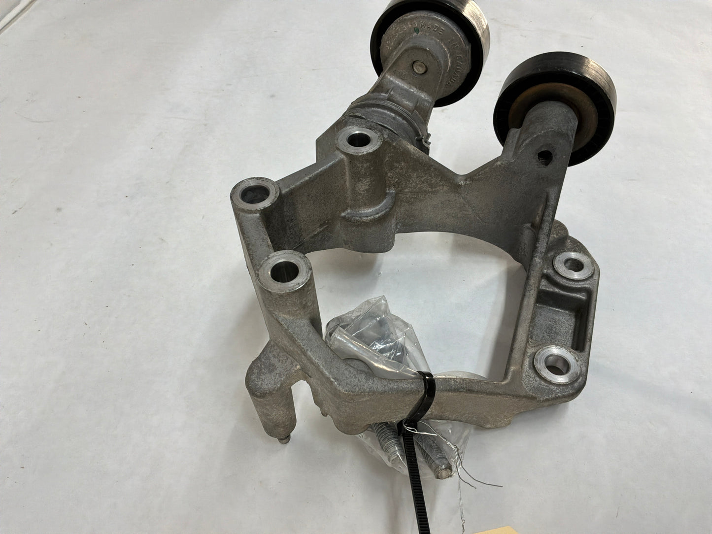 2015 Chevy SS Sedan AC A/C Air Conditioner Compressor Bracket w/ Hardware OEM