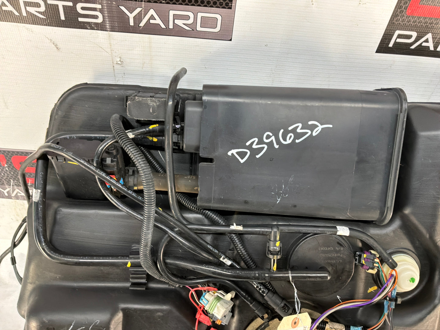 Fuel tank - Day's Parts Yard