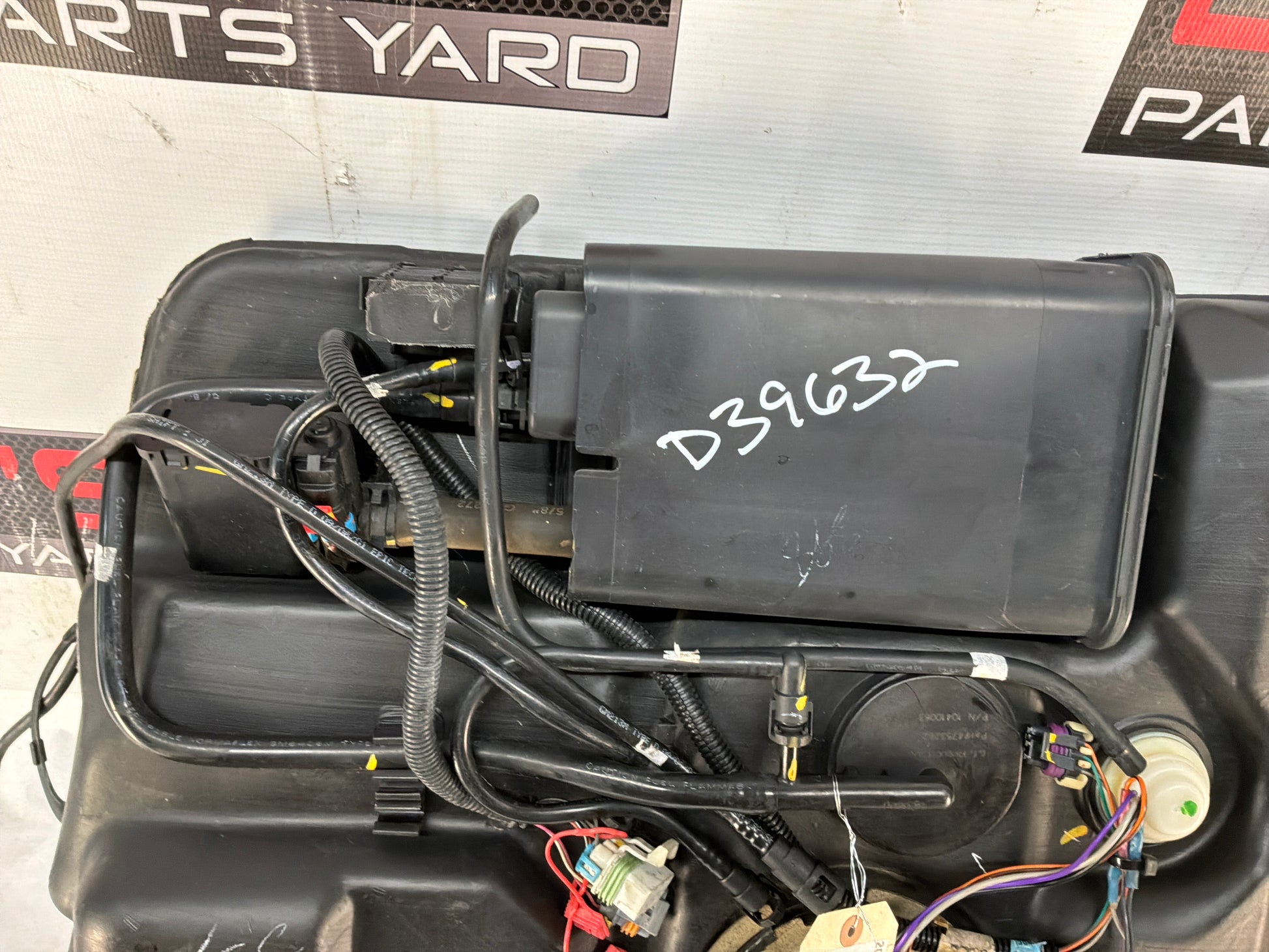 Fuel tank - Day's Parts Yard