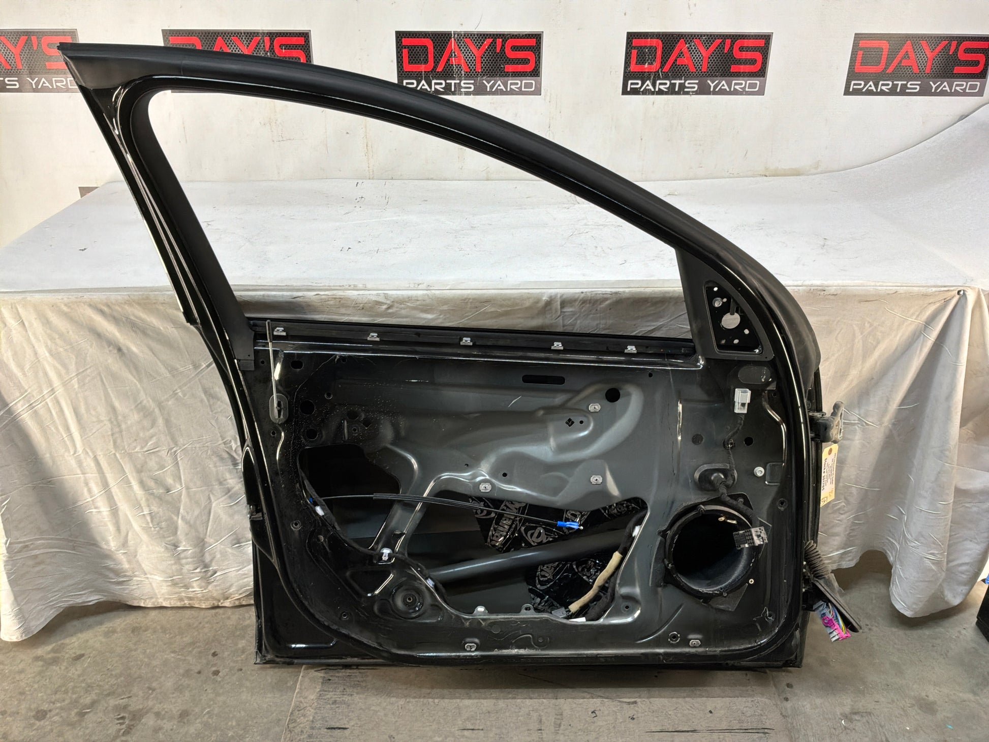 Front lh door - Day's Parts Yard