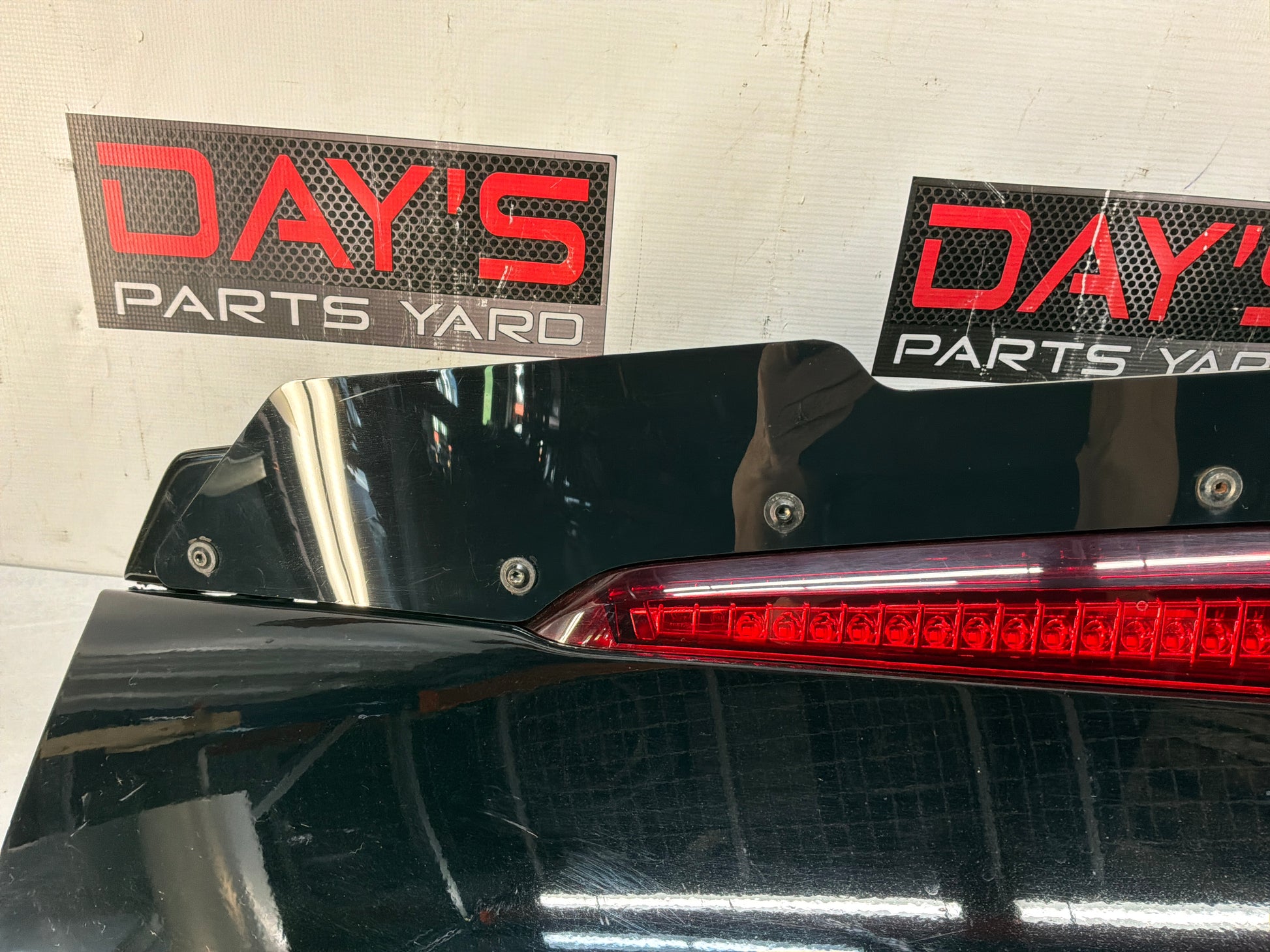 Trunk lid - Day's Parts Yard
