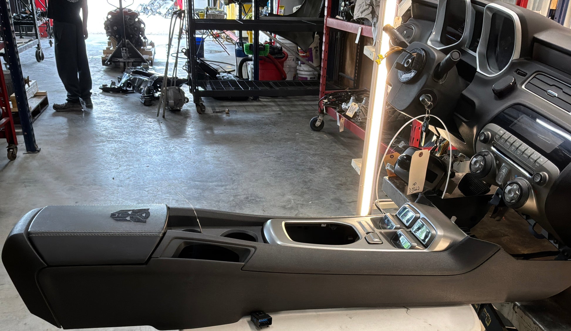 Dash w  enter console and Shifter - Day's Parts Yard