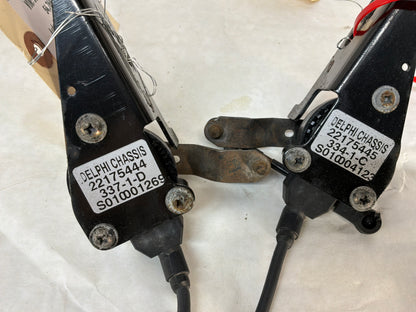 2002 Cadillac Escalade EXT Rear RH & LH  Ride Height Sensor OEM