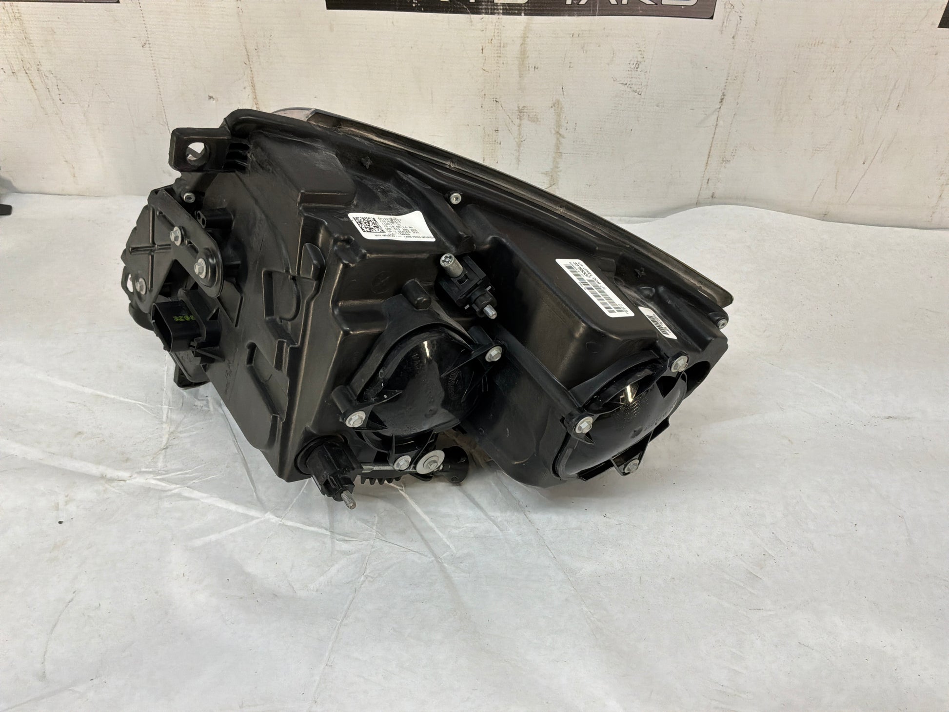 Headlight - Day's Parts Yard