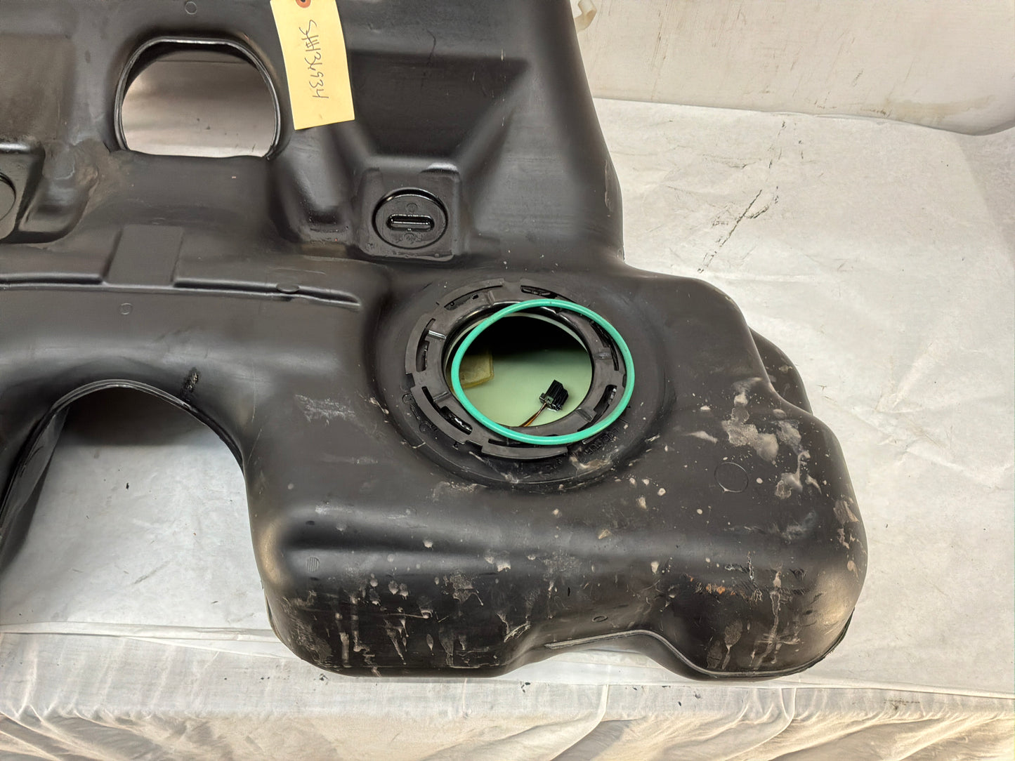 Fuel tank - Day's Parts Yard