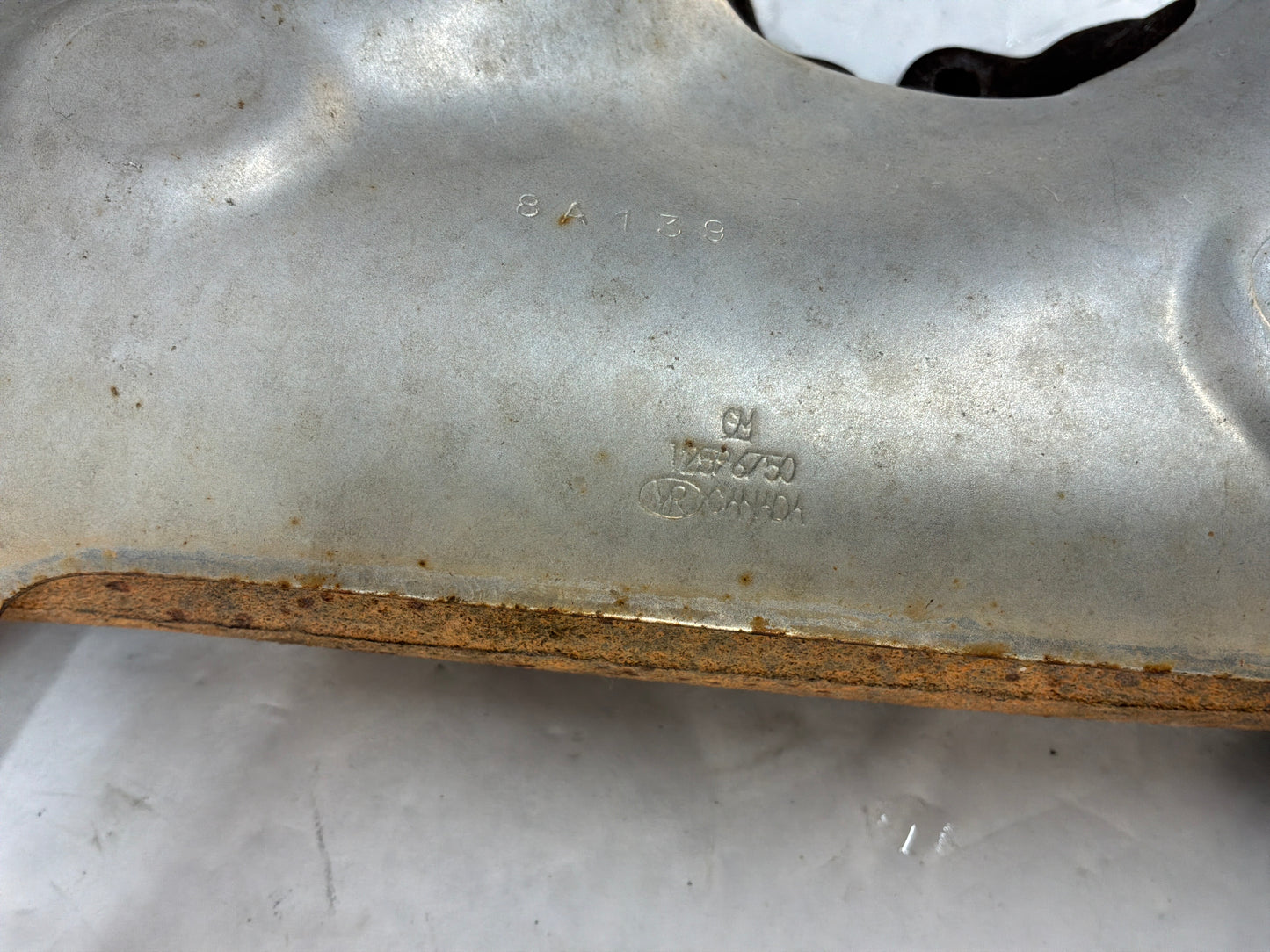 Exhaust manifold - Day's Parts Yard
