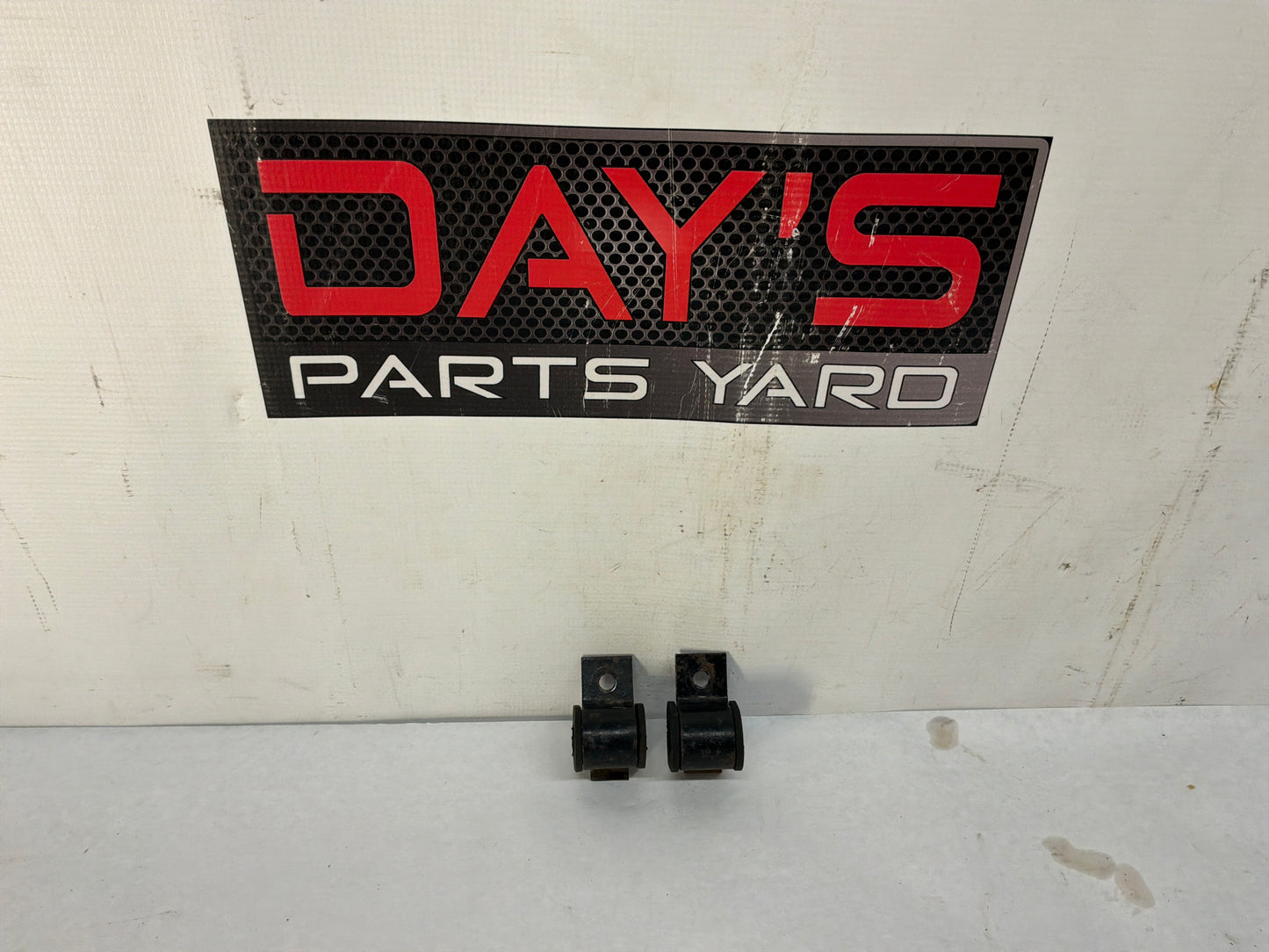 2004 Pontiac GTO Rear Suspension Stabilizer Sway Bar Brackets OEM