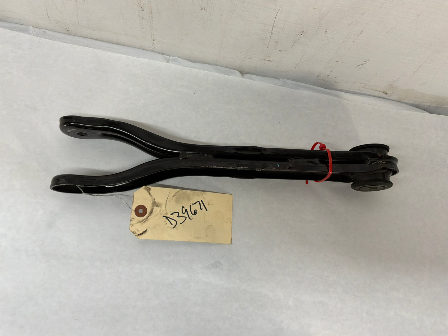 Rear rh control arm - Day's Parts Yard