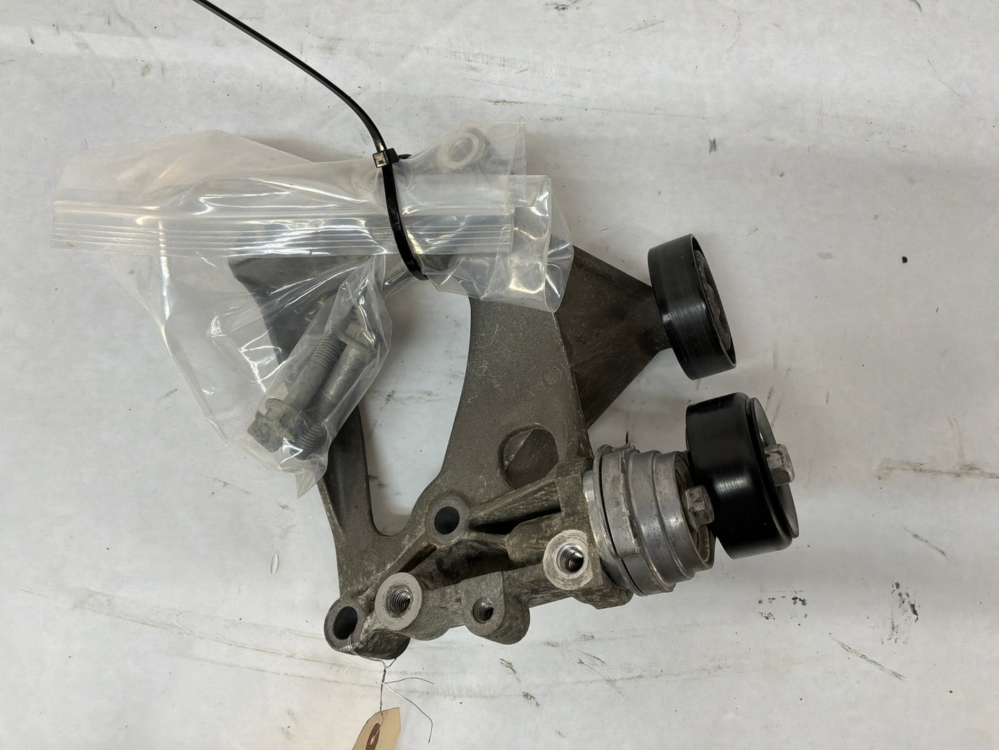 2004 Pontiac GTO AC A/C Air Conditioner Compressor Bracket Mount OEM