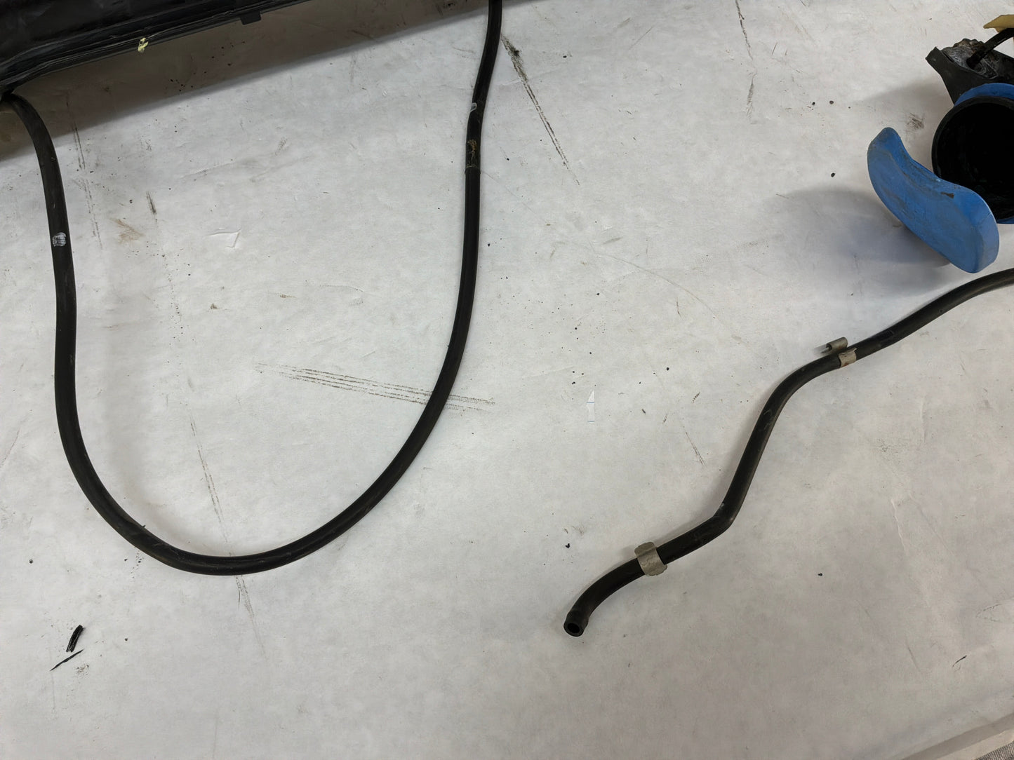 2014 Chevy Caprice PPV Windshield Washer Reservoir Overflow Tank Bottle OEM
